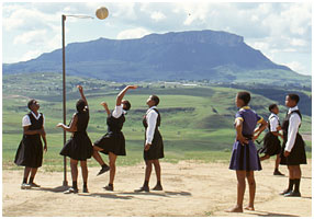 Schülerinnen an einer Schule im Zululand